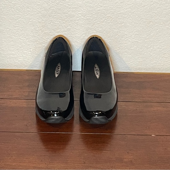 MBT Hani Women Rocker Bottom Recovery Walking Shoes Size US 8 - 8.5/EU 39 - Picture 3 of 11